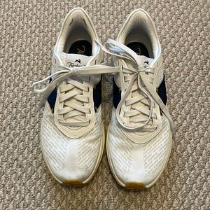 Tracksmith Eliot Runner Women’s US 7.5 White/Navy